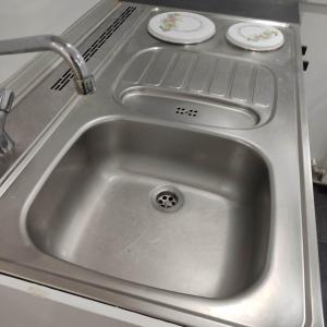 Modernes einzimmer Apartment