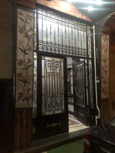 the flowers apartment