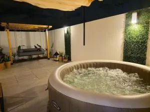 Secret Place - 甘达坞伊港