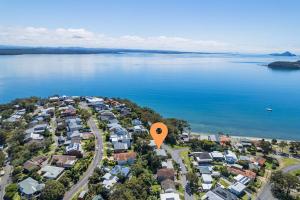 Wanda Up, 80 Randall Dr - spectacular views, aircon and Wi-Fi