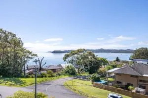 Wanda Up, 80 Randall Dr - spectacular views, aircon and Wi-Fi - Salamander Bay