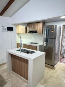 Apartamento en Rodadero cerca al mar con parqueadero privado