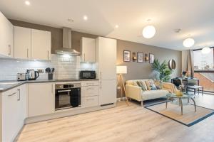 City Centre Birmingham 1-Bed with WiFi and Parking