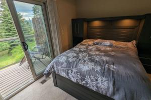 Spacious West Kelowna Home that is great for family, friends, or business trip!