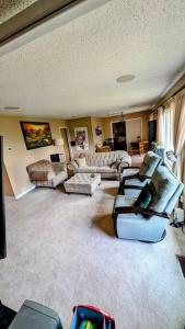 Spacious West Kelowna Home that is great for family, friends, or business trip!