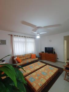 Apartamento na Enseada - A 5 minutos a pé da praia com Wi-Fi e TV a Cabo