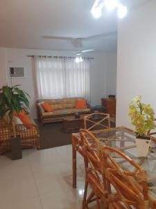 Apartamento na Enseada - A 5 minutos a pé da praia com Wi-Fi e TV a Cabo