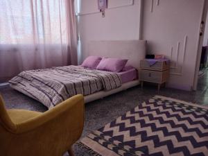 Downtown super apartment