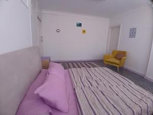 Downtown super apartment