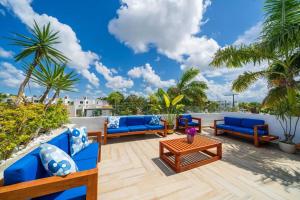 Caracol King Bed - 4 Bedroom home -w terrace at downtown Prime