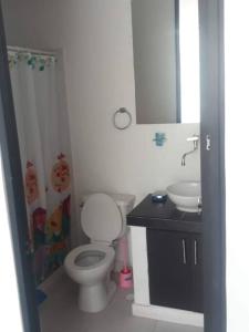 Hermoso conjunto residencial con piscina