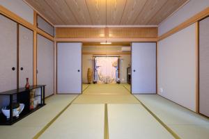 中山宿 Nakayama Villa 車移動に便利な広島高速すぐそば165平米の贅沢空間 無料駐車場に充電スタンド有り supported by COCOSTAY