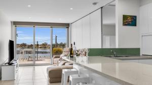 Waterfront On Market