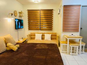 Fablo Getaway beside EK