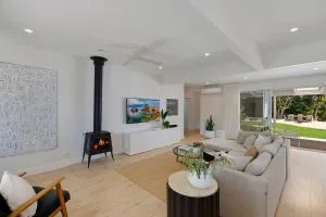 Coastal Escape - Long Jetty