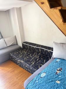 Lexon- Marx Condotel