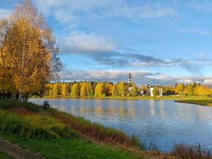 2 bedroom city apartment with lake view