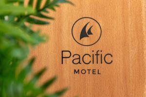 Pacific Motel 05