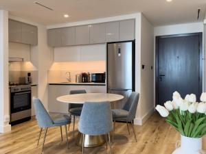 Atlantis View 1BR with Beachfront Access and Balcony