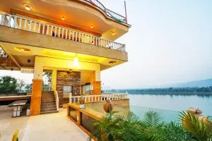 TreeHouse Narmade A Riverfront Resort & Spa Narmadapuram - Ginnurgarh