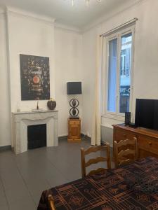 Spacieux appartement T4 avec cours privée