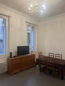 Spacieux appartement T4 avec cours privée
