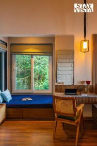 StayVista at Twilight Perch with BBQ, Bonfire, Lawn