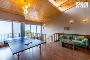 StayVista at Twilight Perch with BBQ, Bonfire, Lawn