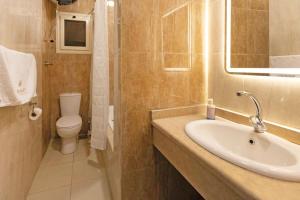 Signature Stays Private Apt with a huge terrace