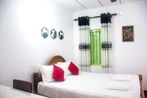 Home Peacock - Uruwitike