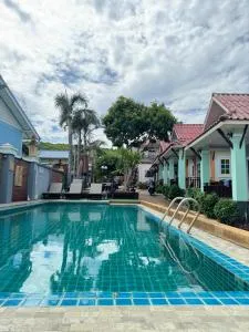 ไข่ปูพูลเกาะล้าน - Ко-Лан