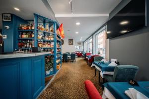 Hotels BRIT HOTEL PRIVILEGE LISIEUX - La Villa des Arts : photos des chambres