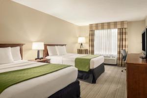 Queen Room with Two Queen Beds - Guest Room/Non-Smoking room in Country Inn & Suites by Radisson Lima OH