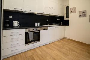 2BR Apartment next to the Metro station