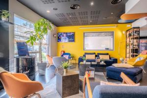 Hotels Campanile Roissy - Aeroport CDG - Le Mesnil Amelot : photos des chambres