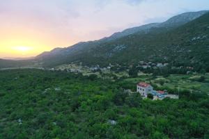 Villa Sion peaceful villa with private pool and stunning mountain view