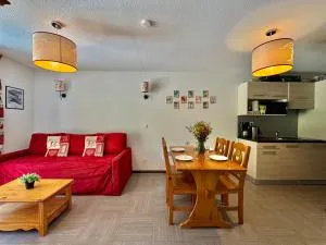 Appartement Vars sur les pistes de ski avec piscine - Sainte-Catherine