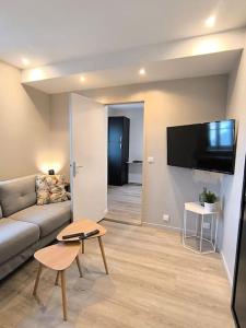 2 pieces Perle sur la Place Morny refait à neuf