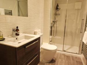 Historic Winchester Apartment