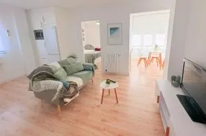 Nórdico -Apartamentos Birdie- - 阿尔卡拉德尔胡卡尔