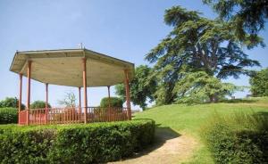 Appartements Number 22 - Le Dorat - Apartment 3 with garden & free parking : photos des chambres