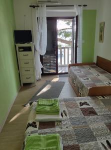 Apartment in Jadranovo with sea view, balcony, air conditioning, Wi-Fi (3856-1)