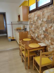 Apartment in Jadranovo with sea view, balcony, air conditioning, Wi-Fi (3856-2)