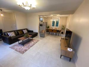 Spacious home near Disneyland