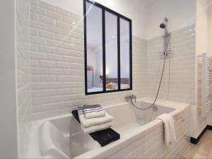 La Chambre Jaune - Chambre avec salle de bain