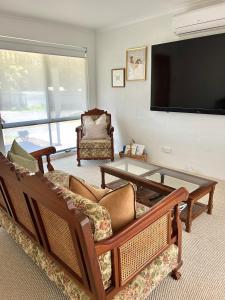 Cosy Home Away From Home