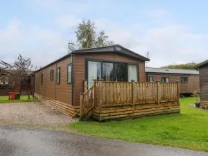 Lakeside Retreat - Carnforth