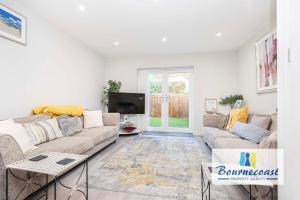 Bournecoast Modern two bed terraced home HB9624