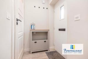 Bournecoast Modern two bed terraced home HB9624