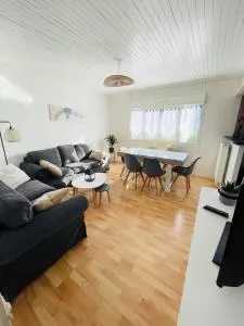 Maison de Ville 3 Chambres avec Jardinet et Garage - Saint-Sever